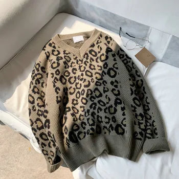 

YASUGUOJI Fashion Leopard V Neck Sweater Men Casual Loose Long Sleeve Mens Sweater Men Woolen Sweaters Pullover Sweater Men