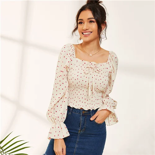 Beige SHEIN бежевый с принтом сердца, с квадратным вырезом, укороченная блузка, топы для женщин, осень, Boho, рукав-волан, гофрированный подол, рубашки, женские блузки - Цвет: Beige