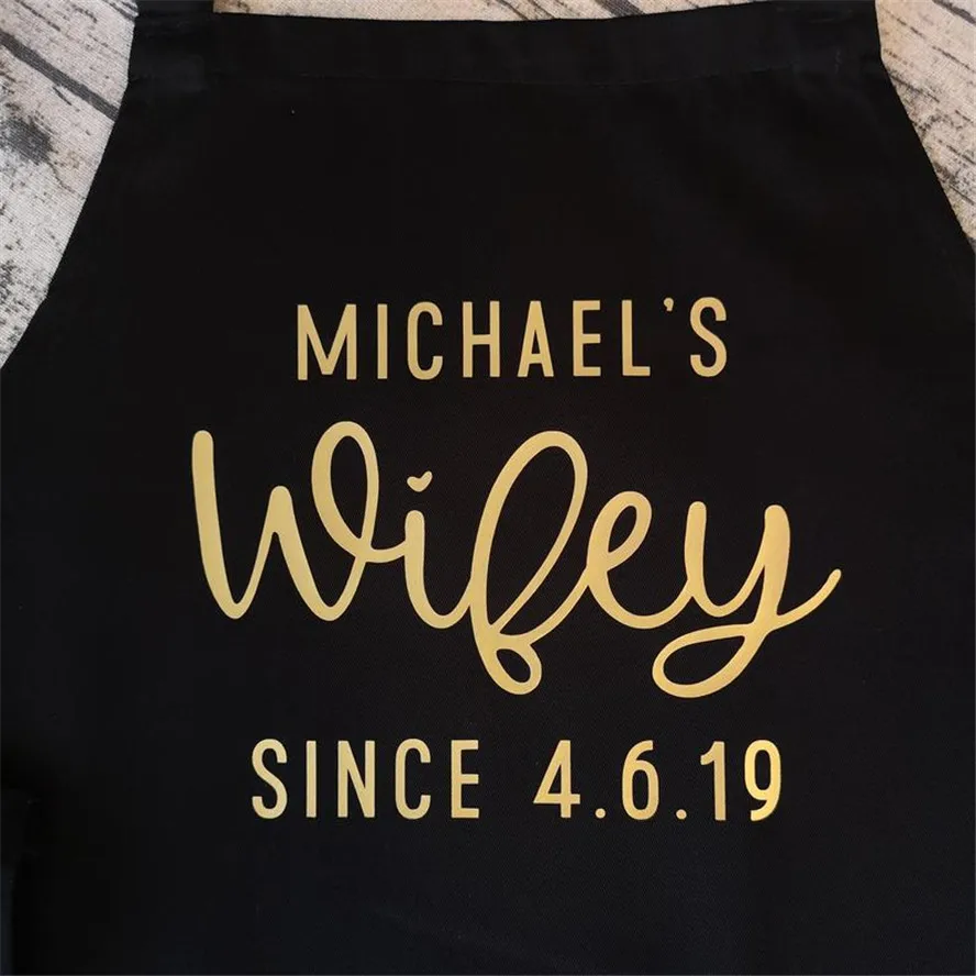 Set of 2 Apron, Chef Apron, Personalized Couple Wifey and Hubby Apron Set, Wedding Couple Gift