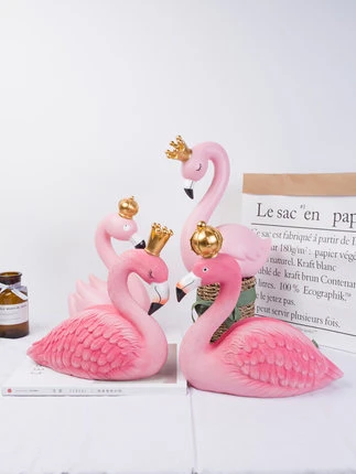 Tirelire Flamant Rose Pour Femmes Cadeau D Anniversaire Creatif Piece De Monnaie Decoration De Couple Roi Et Reine Deux Reductions Aliexpress