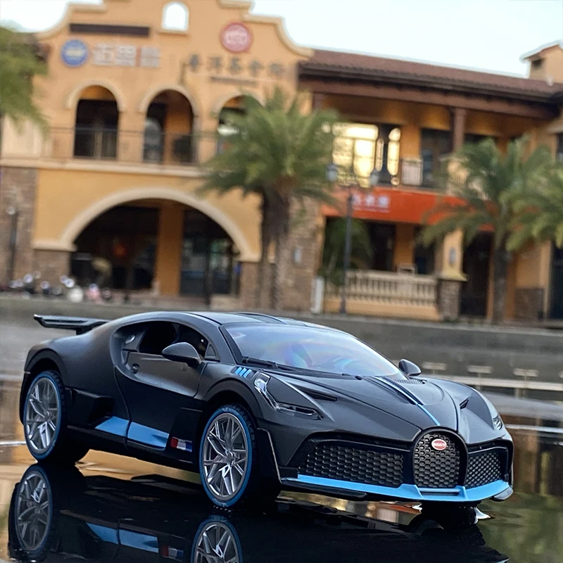 

Модель спортивного автомобиля Bugatti DIVO 1:24, Литые металлические игрушечные автомобили, модель автомобиля, имитация звука и света, коллекция, подарки для детей