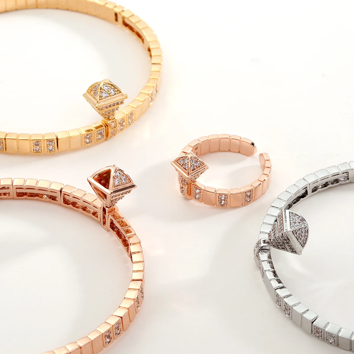 New Romatic Women's Fashion 2 Pcs Bracelet & Ring Set Simple Copper Geomatic Design Gold Open Cuff Bangle Jewelry Set