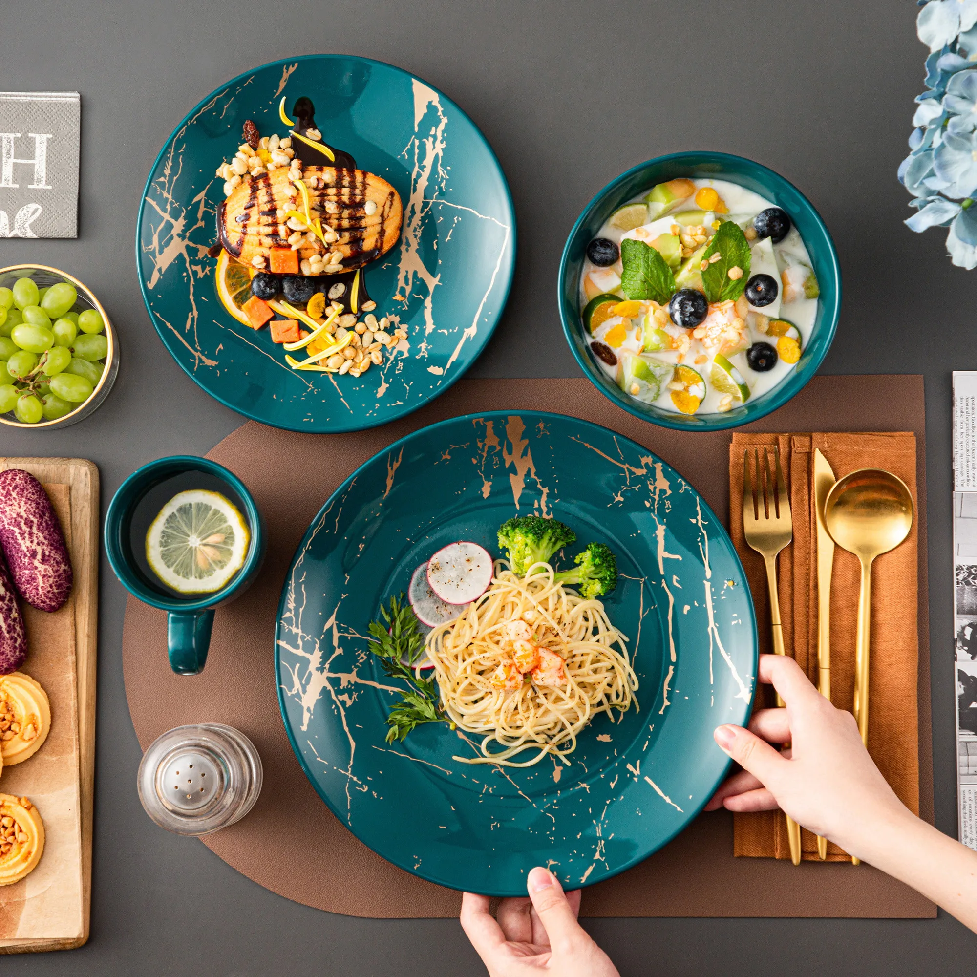 Set Stoviglie Porcellana 16 Pezzi Nero - Piatti, Ciotole E Tazze Per 4 Persone Design Moderno - Foto 5