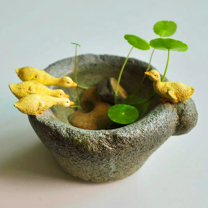 

Cute Duckling Creative Flowerpot Resin Succulent Planter Decorative Flower Pot Desktop Mini Ornament Planters for Succulents