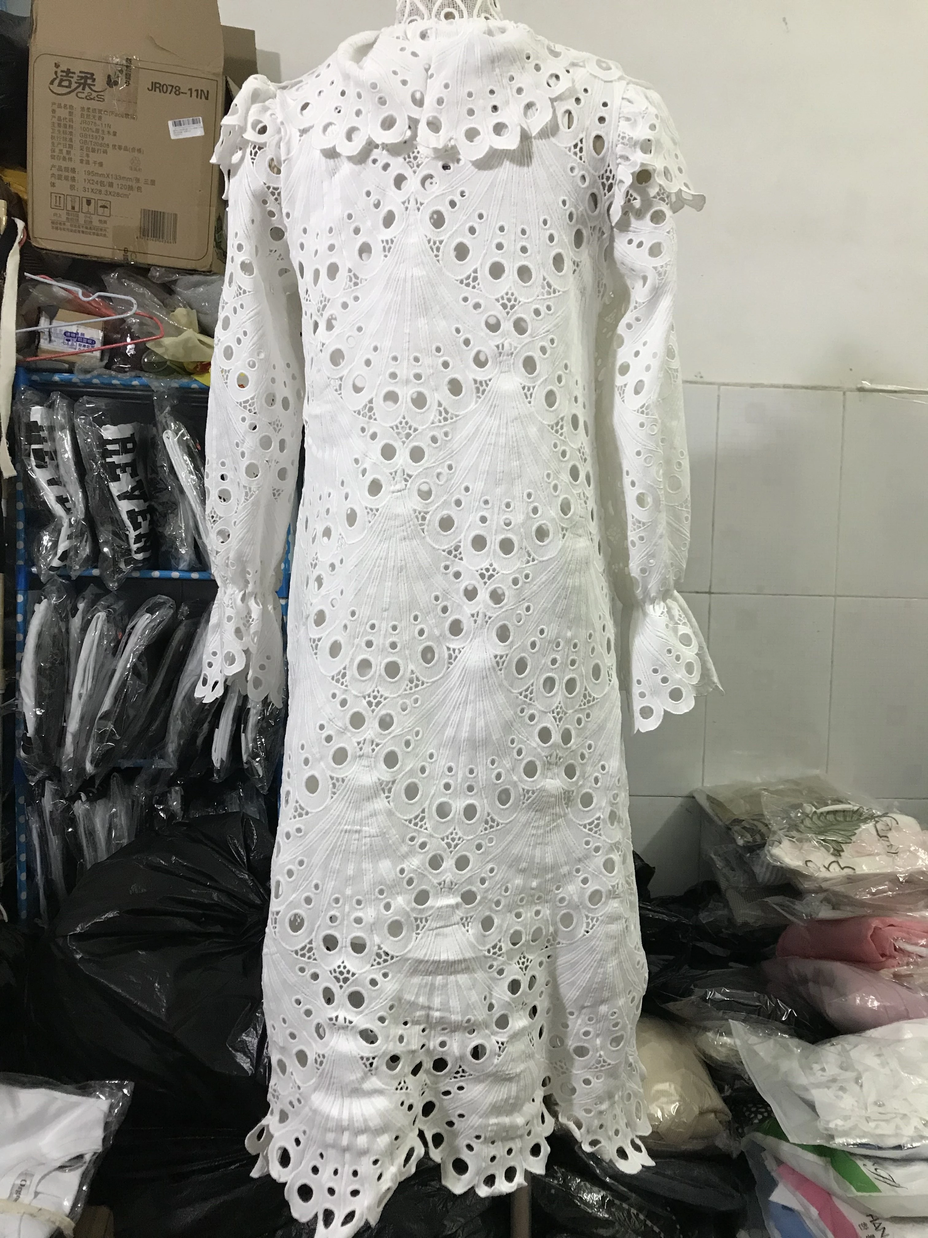 Catwalk Fashion Luxury Hook flower Hollow Embroidery White Patchwork Dress For Women Stand collar Lantern Sleeve Long Dress