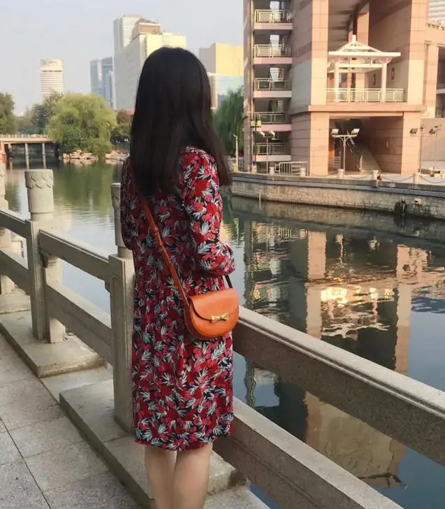 Женское платье 2020 Ранняя весна новое печатное вискозное с перекрестным вырезом