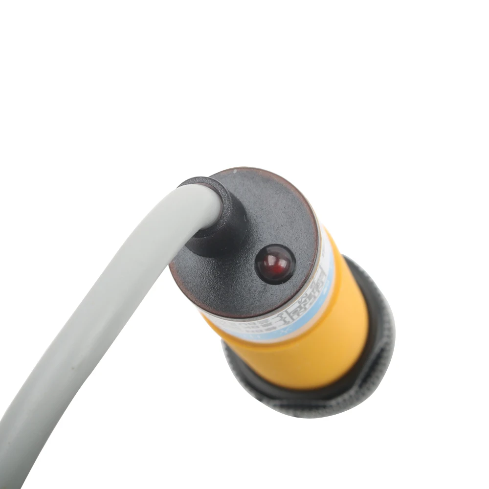 1pc m18 feedback reflexion foto elektrischer schalter sensor E3F-R2N2 r2nk r2p2 r2pk r2y1 r2y2 npn nc pnp kein durchmesser abstand 2m – Detail 2