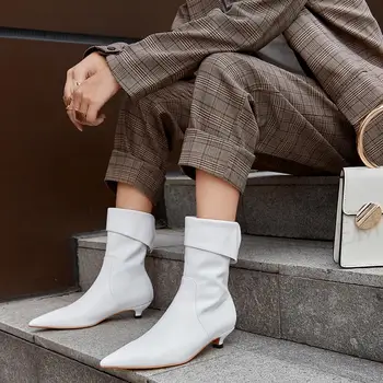 

LAIGZEM Quality LEATHER Women Boots 3.5CM Kitten Heels Back Zip Botas 2020 Scarpe Donna Boots Shoes Woman Botas Mujer Size 34 39