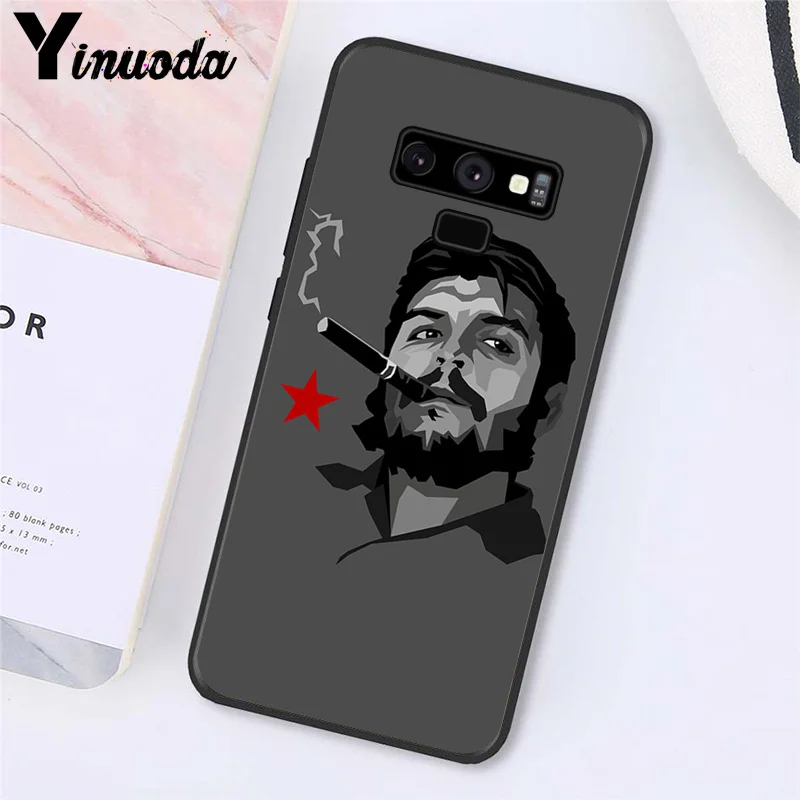 che guevara Smoking Guevara Cigar leader   