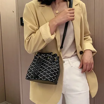 

Brand Original Design 2020 New Dog Teeth Print Bucket Bag Shoulder Messenger Bag Fashion Shoulder Bag Chain Decoration 5 Colours