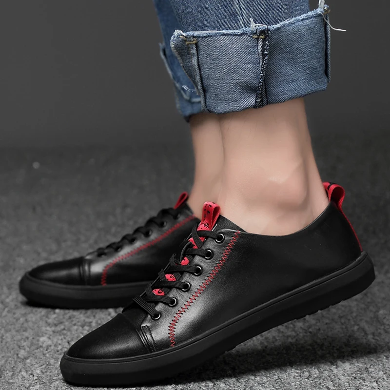 Мужские повседневные кожаные кроссовки черные или белые удобные на платформе