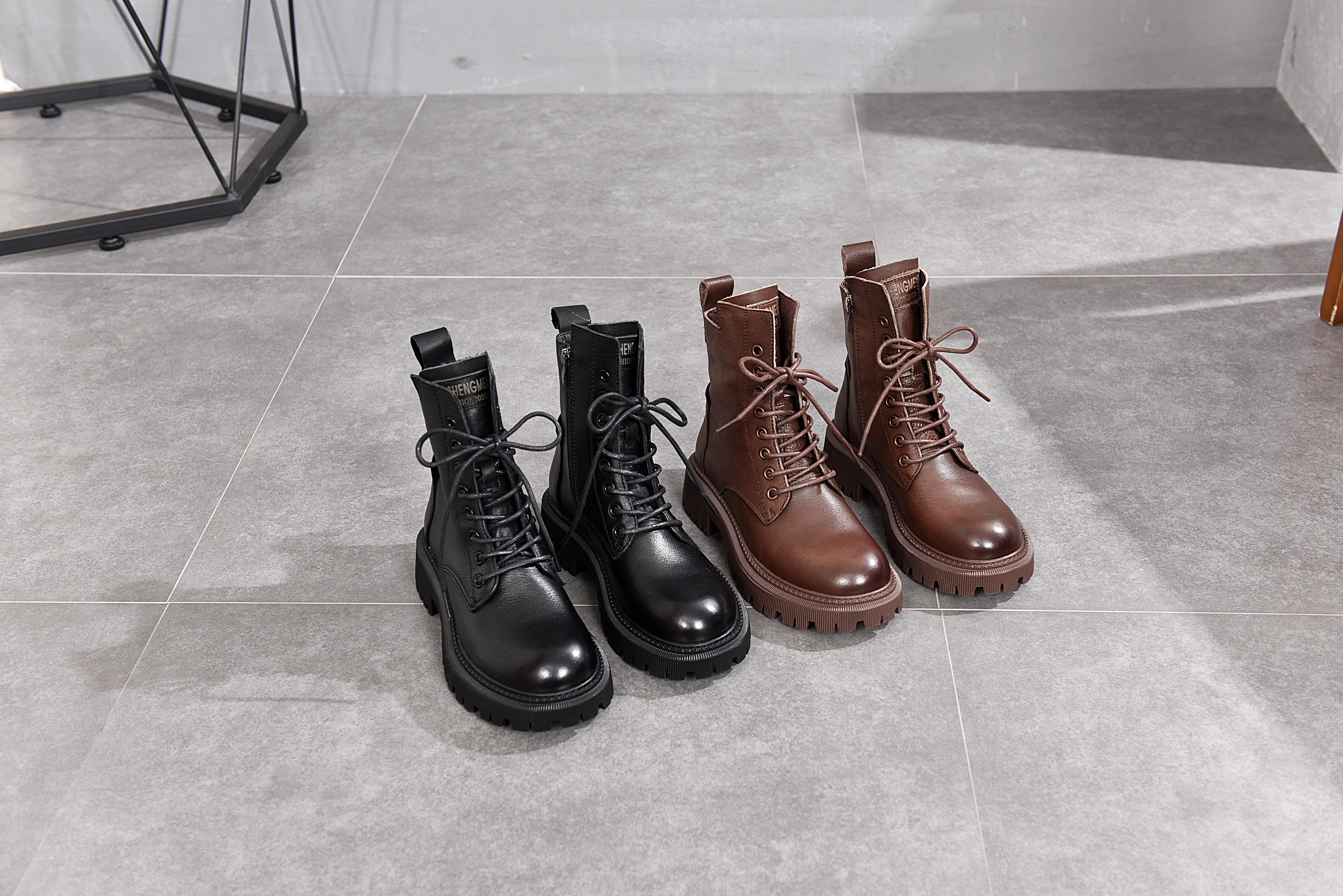 Botas De Mujer Otoño E Invierno Con Cordones Laterales Briti Botas De Mujer Otoño E Invierno Con Cordones Laterales Briti