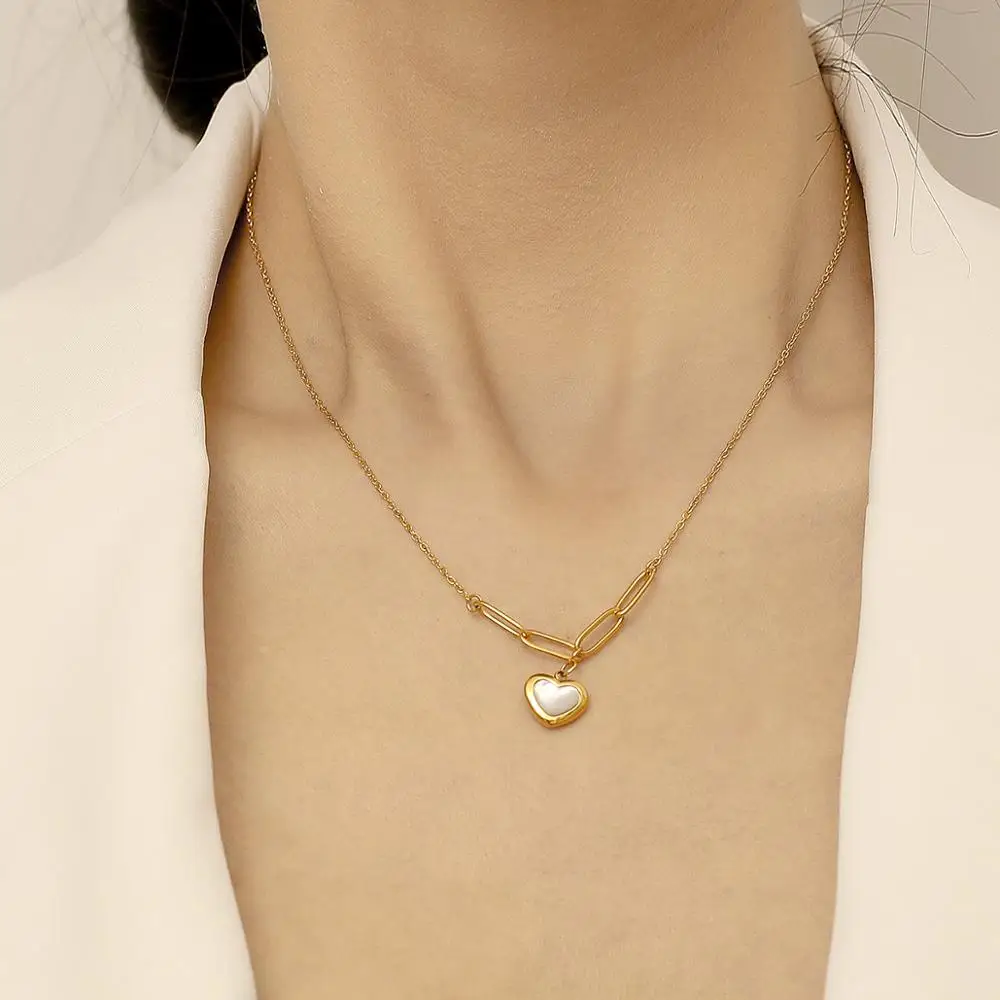

Temperament Love heart Necklace High Quality Natural Sea Shell Pendant Necklace For Women Clavicle Chain Fashion Wedding Jewelry