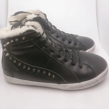 

The New Trend Korean Version Of The Same Style Of Men And Women's Leather Is Used To Increase The Star Personality Rivet Sneaker
