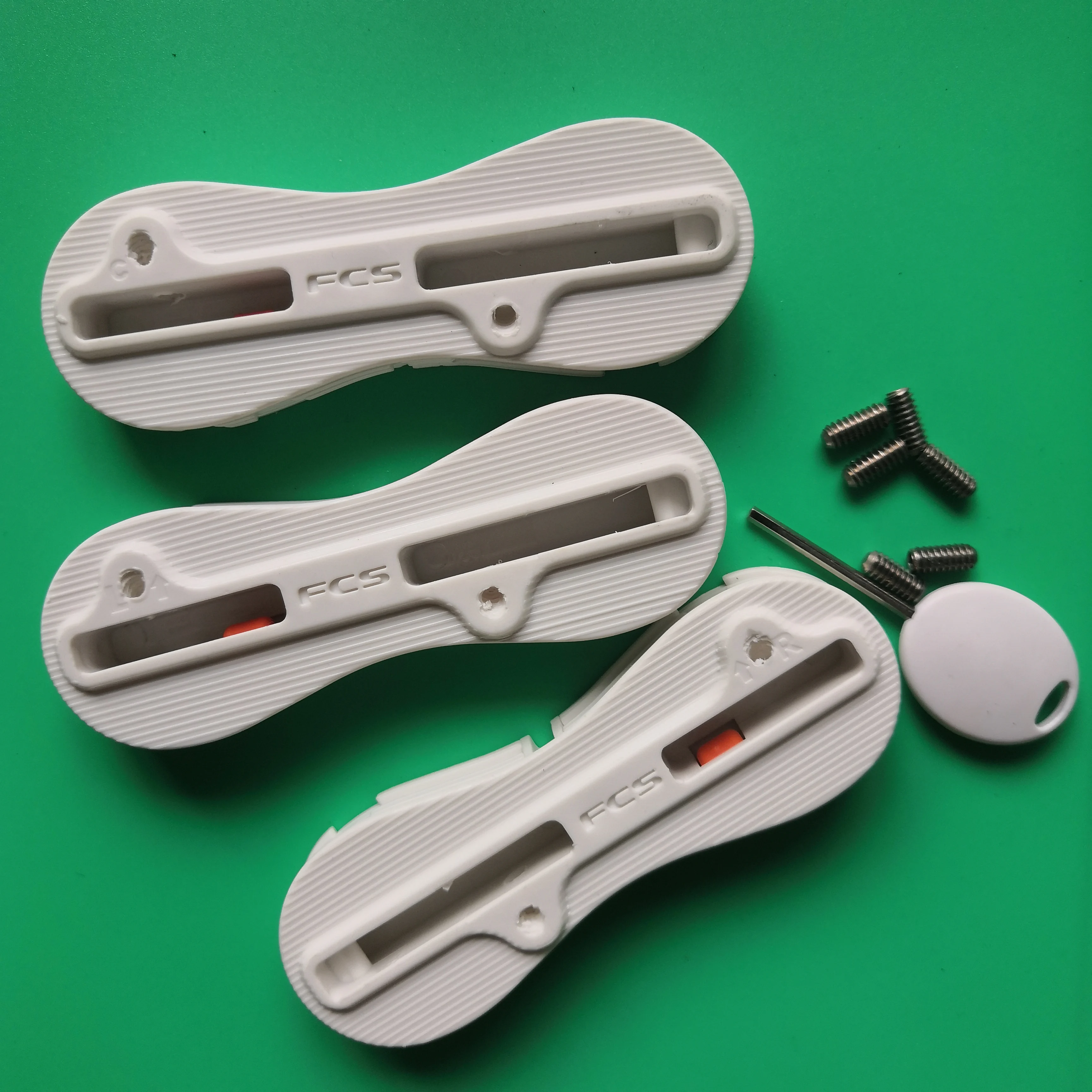 Caja de aleta de plástico para tabla de surf FCS II, caja de fusión de 5 grados FCS II, caja de aleta de surf, 3 uds. Por juego, FCS 2, color blanco