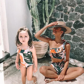 

2020 Summer Parent-child Swimsuit Mother Daughter Dresses Family Matching Swimwear Leaf Two Pieces Baby Girls Bikini Sets