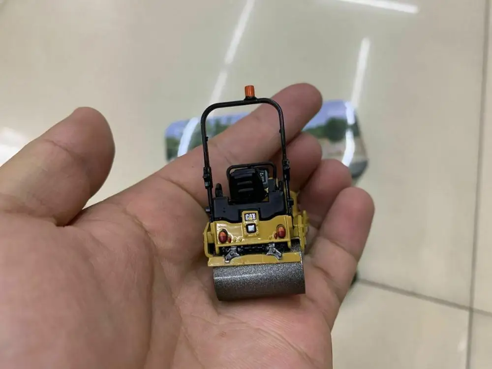 1:50 Масштаб высокой детализации гусеницы CAT CB2.7 утилита уплотнитель бренд Diecast Masters DM85593