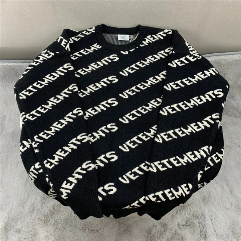 VETEMENTS Allover Logo Sweater Men Women 1:1 High Quality Sweatshirts Vetements Crewneck Hoodie Thick material VTM Inside Tag cardigan male