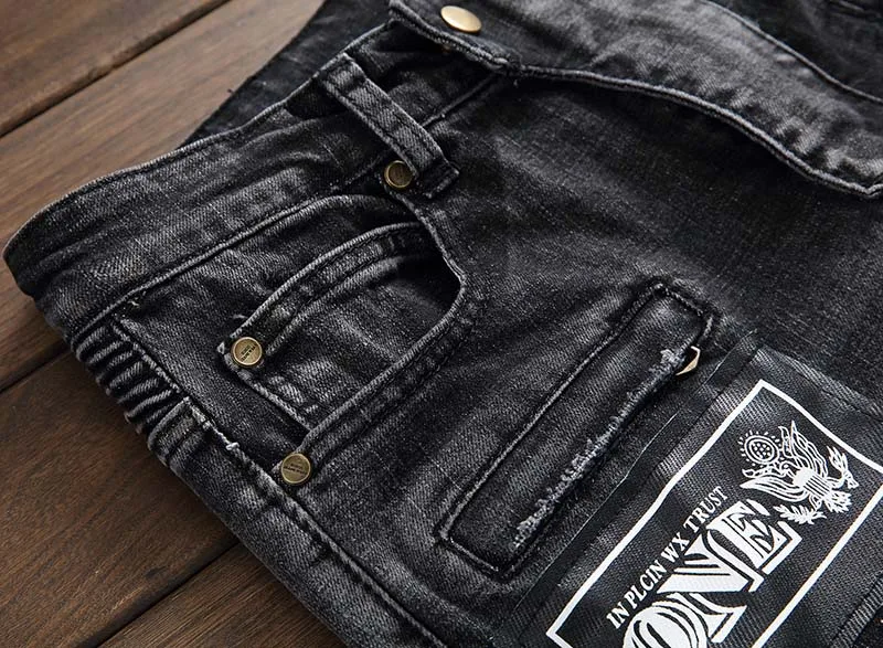 KIOVNO Men Ripped Pleated Jeans Pants With Rivets Fashion Badge Patchwork Denim Trousers Male Punk Style (4)