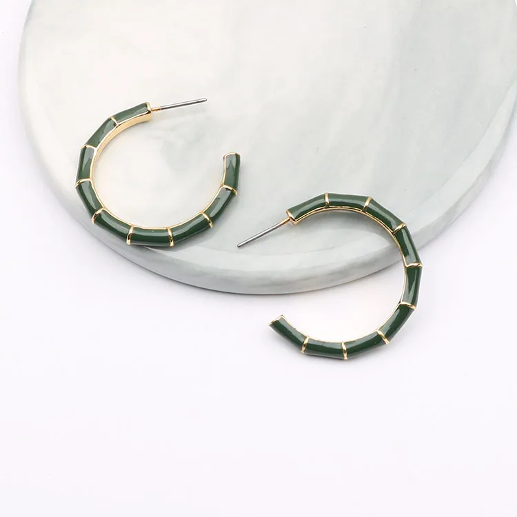 Donarsei New Fashion Colorful Heart Statement Earrings For Women Simple Female Circle Hoop Earrings Party - Окраска металла: 08
