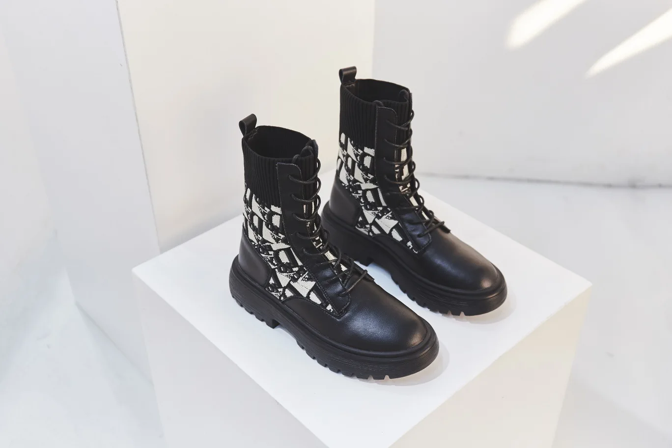 

Fly Weaver Shoes Martin Boots 2019 Autumn And Winter New Style round-Toe Square Heel Online Celebrity Boots Elegant Versatile