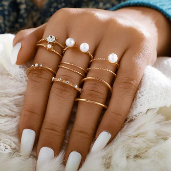 

8 Piece Set New Simple Style Pearl Inlaid Rhinestone Open Ring Set Sweet Golden Joint Ring Engagement Ring for Girlfriend