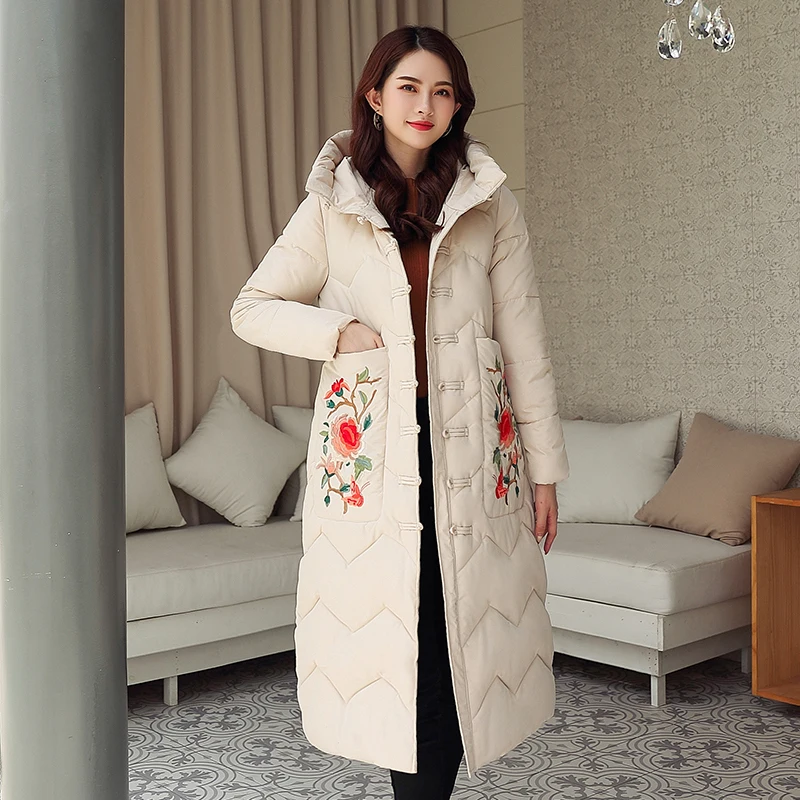 Плюс размер 3XL куртка с вышивкой модное женское зимнее пальто длинное плотное теплое элегантное хлопковое Стеганое пальто Верхняя одежда парки - Цвет: Бежевый