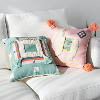 

Puredown Tufted Cushion Boho Decorative 3D Woven Pillowcase Throw Pillow with Cute Tassels 43x43 cm for Couch Sofa