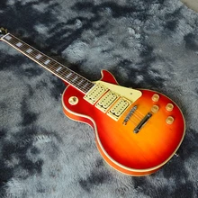 

Classic electric guitar, big output guitar, mahogany body, beautiful timbre, comfortable feel, free delivery home