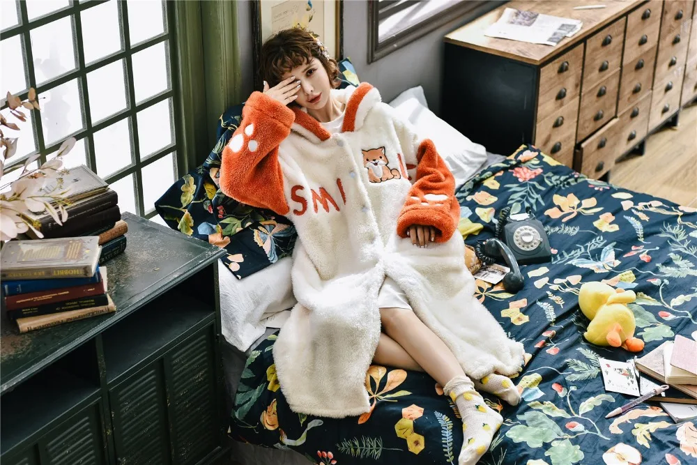 Мультяшный женский халат, кимоно, халат, свободный зимний пеньюар с длинными рукавами, женская одежда для сна с капюшоном и ушами белки, банное Ночное платье