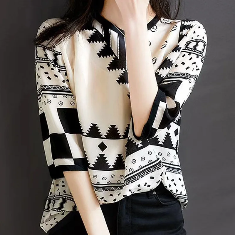 

European-Style Silk Shirt Women's 2020 Spring and Summer Fashion Long-Sleeved Design Sense Non-Mainstream Garden Collar Shirt