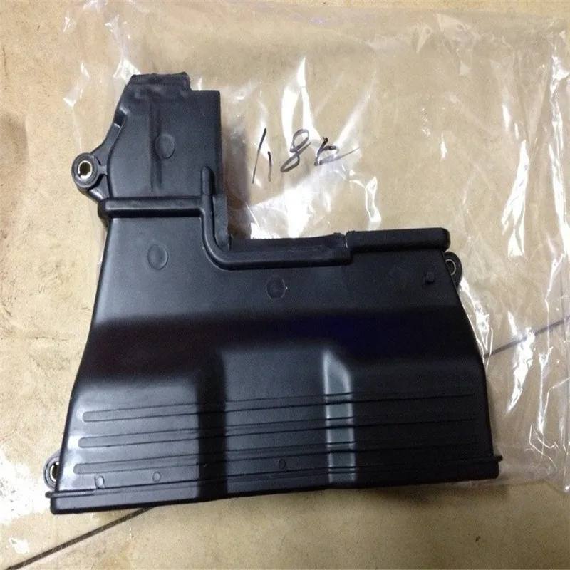

Applicable to Mazda 323 1.8L 626 engine upper timing gear cover Product code: FP01-10-520