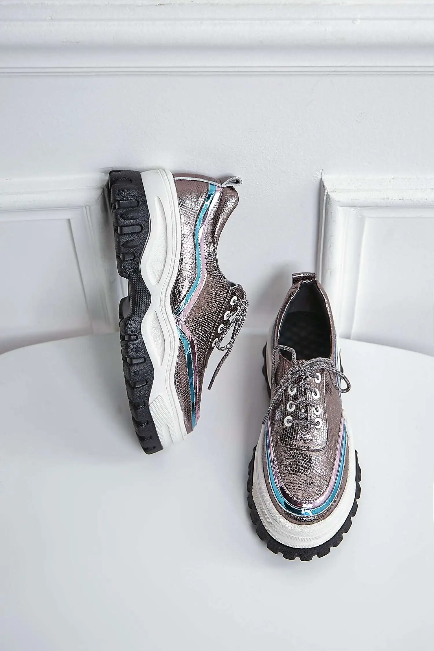 sheep leather platform rivets lace up sneakers round toe hiking thick bottom non-slip leisure vulcanized shoes L21