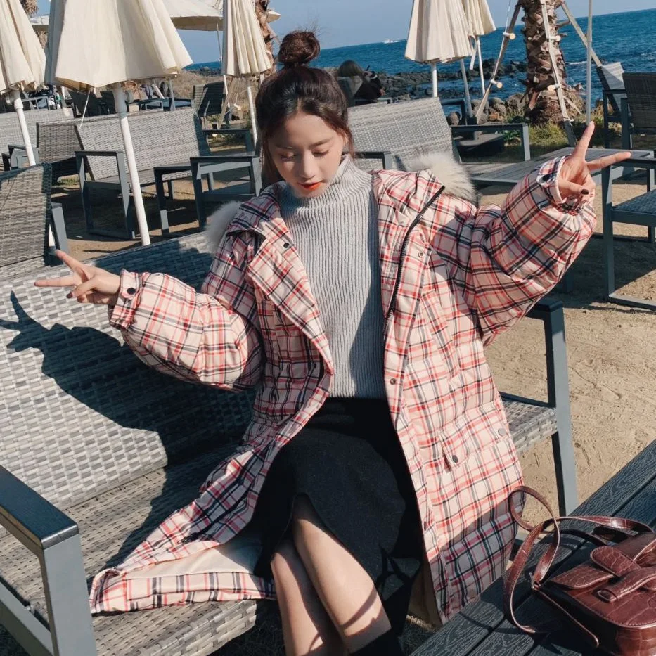 

Photo Shoot INS Korean-Style Red Plaid over-the-Knee Mid-length Pocket Hooded Large Fur Collar Thick Cotton Overcoat Women's Win