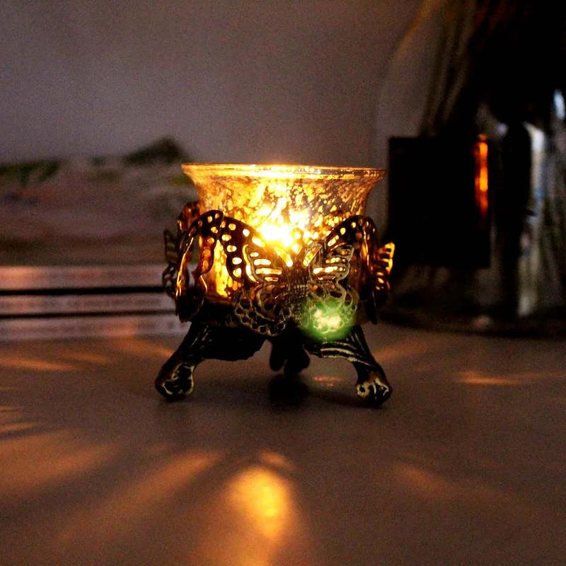 Retro Glass Candlestick Retro Varved Hollow out Candlestick Ornaments Dinner Atmosphere Decoration Candle Cup tie zhu bei