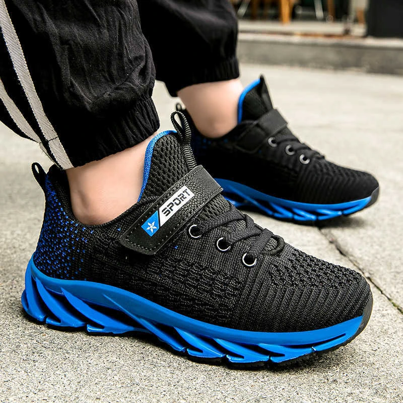 boys running trainers