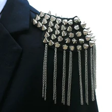 1 par chaqueta Vintage broche accesorios Club borla cadena Epaulette remache hombro insignias Pin Punk estilo moda noche fiesta