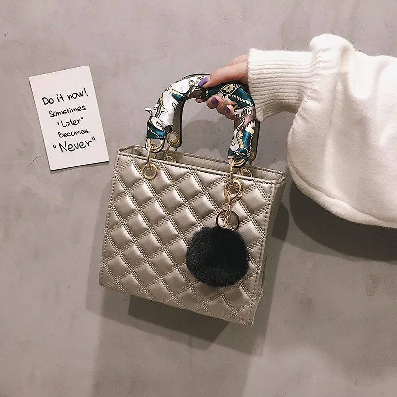 

Bag Women's 2018 Autumn And Winter New Style Japanese And Korean-Style Fashion Embroidery Shoulder Handbag Diana Bag Quilted WOM
