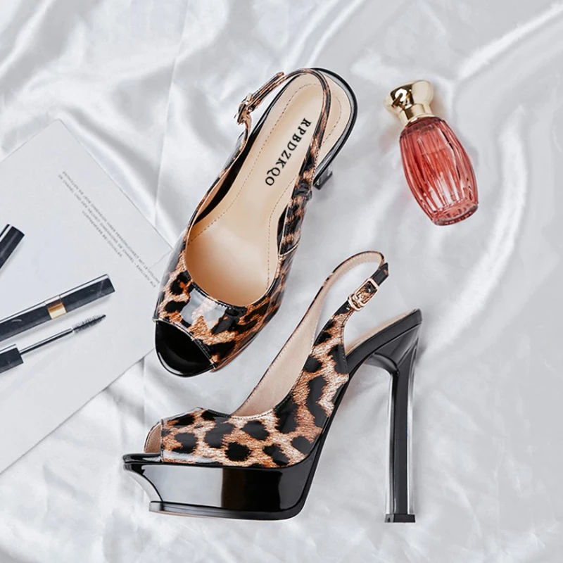 Scarpin/экзотические туфли-лодочки на платформе для стриптиза; женские туфли на высоком каблуке с леопардовым принтом; Фетиш-слинбэки с открытым носком; большие размеры