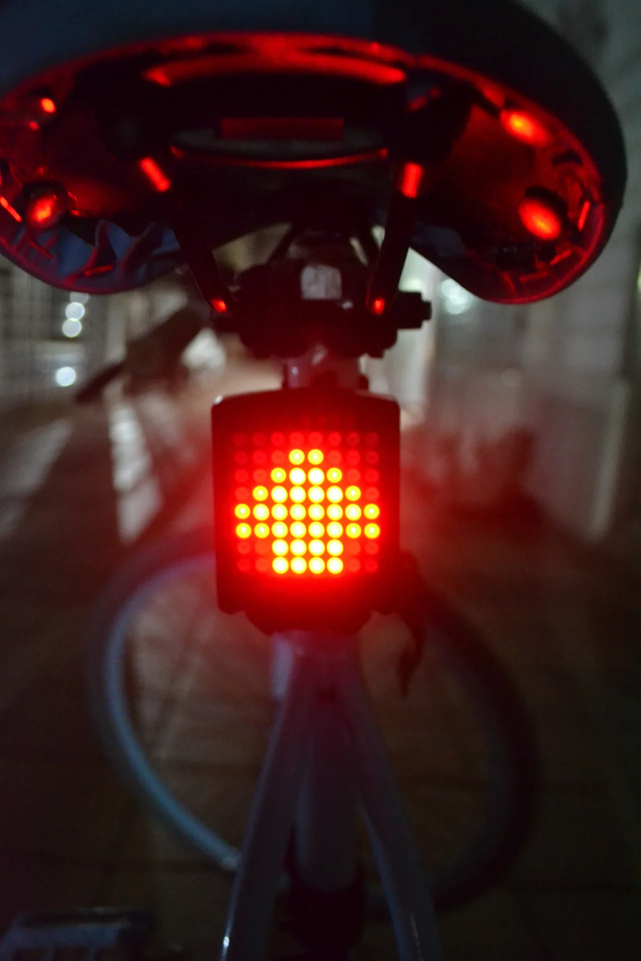 64 светодиодный автоматический указатель поворота велосипедный задний фонарь светильник USB Перезаряжаемые для езды на велосипеде, MTB велосипед безопасности Предупреждение поворотники светильник