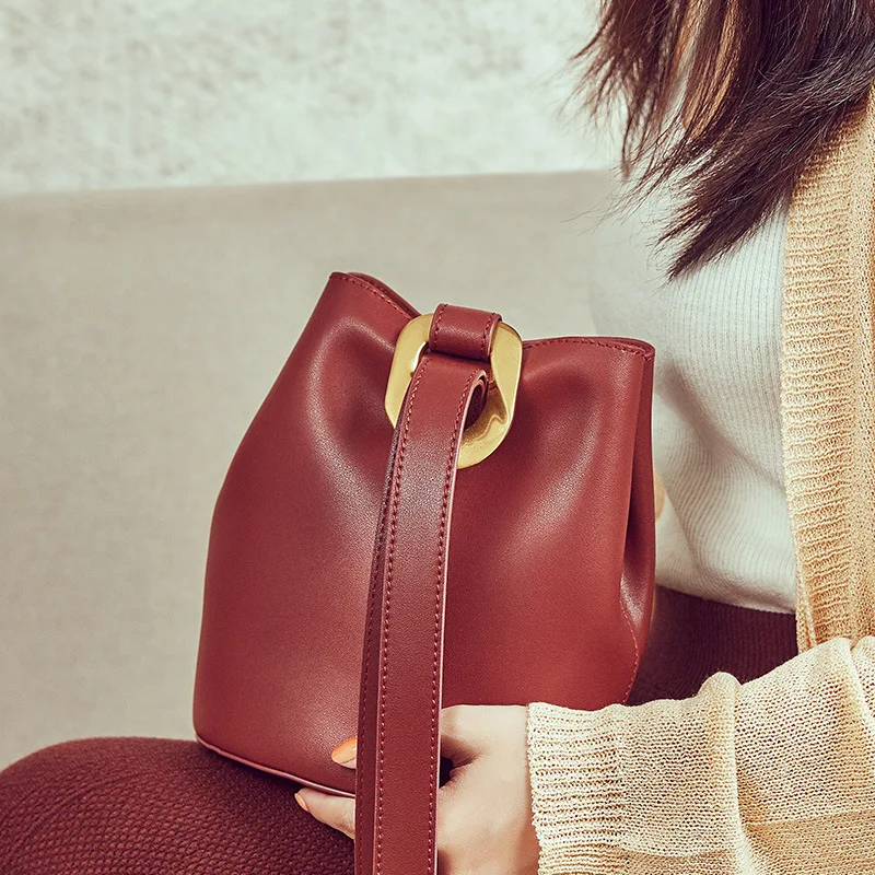 

Bag WOMEN'S Bag New Style 2020 Fashion Genuine Leather Bucket Bag Shoulder Network Red Tide Versatile Shoulder Bag 1241