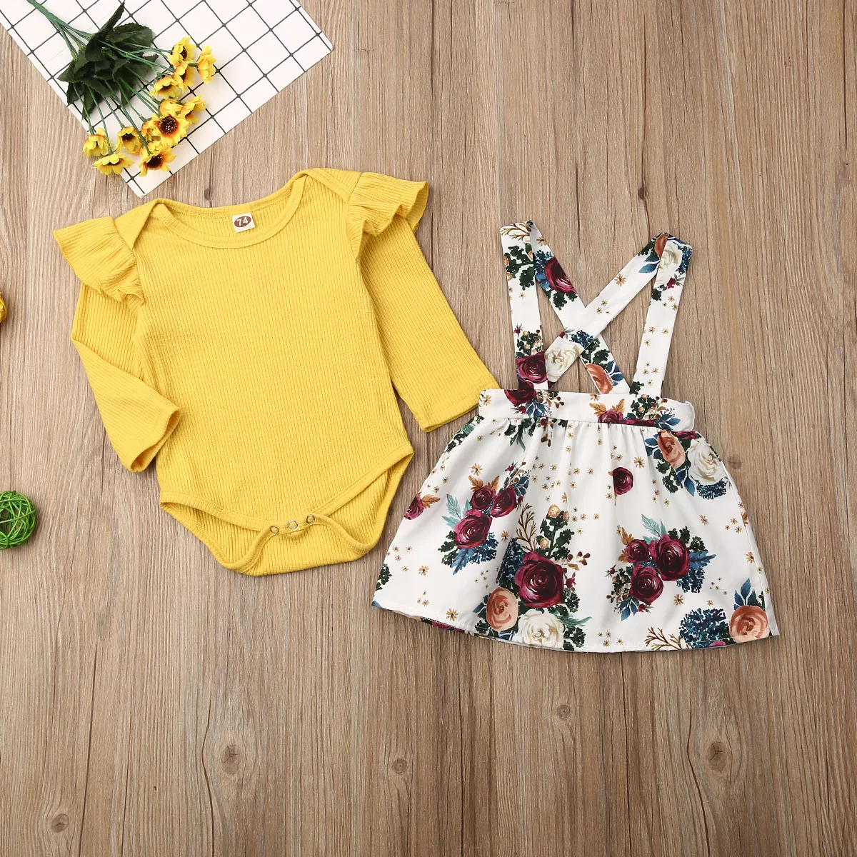 Осенняя одежда для маленьких девочек; желтый комбинезон с длинными рукавами; топы; платье на бретелях с цветочным принтом; юбка; комплект из 2 предметов