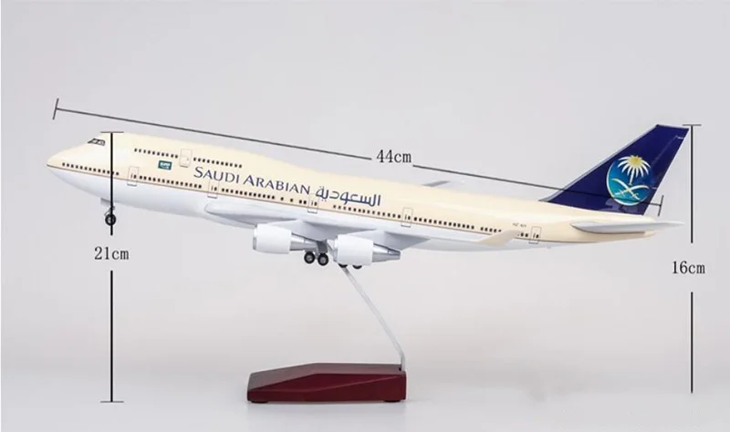 Коллекция 1/150 литая под давлением пластмассовая Смола самолет 47 см B747-400 самолет Saudi Arabian Airways со светом и колесами