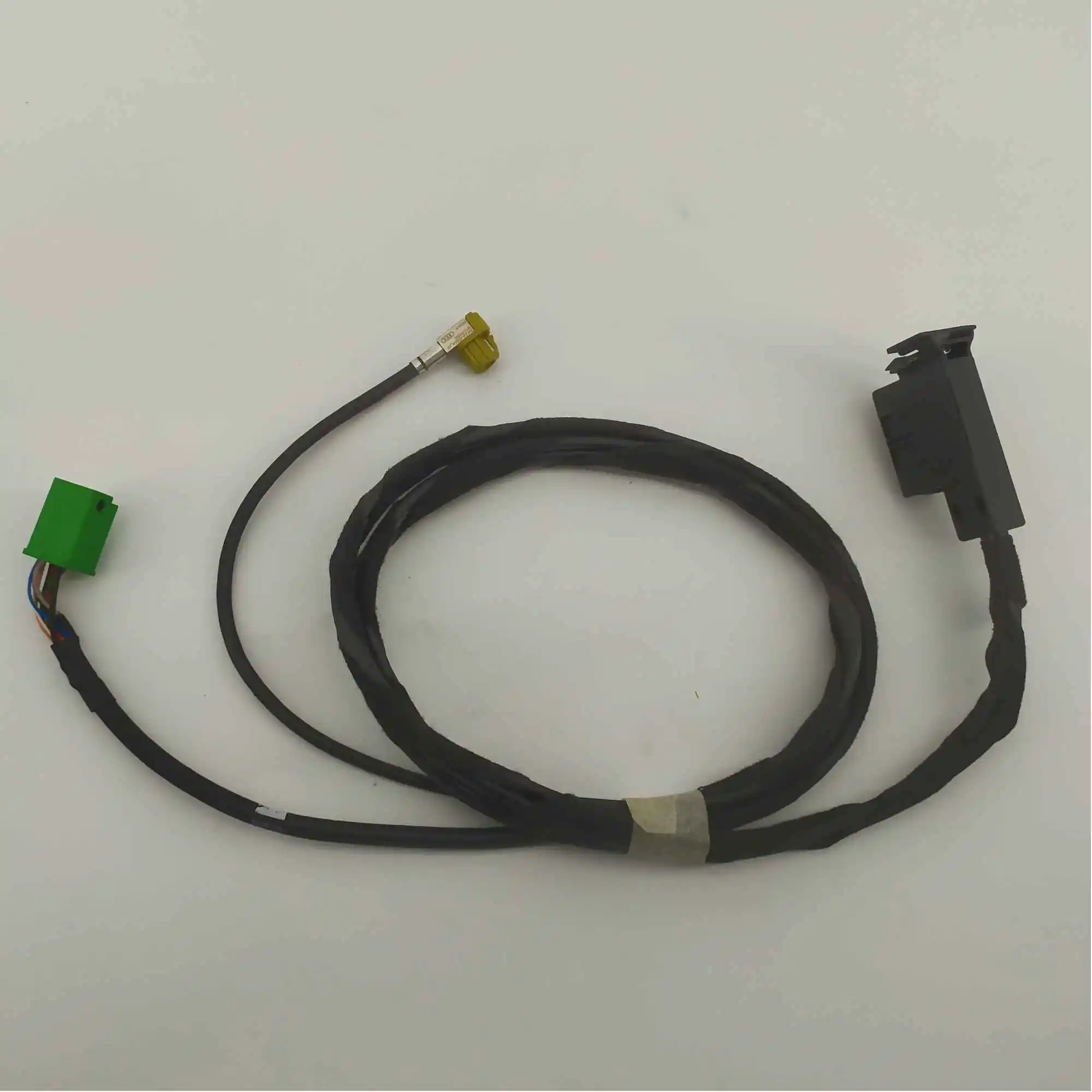 Кабель с музыкальным интерфейсом 3G USB AMI для AUDI A4 A5 A6 2010 + Q5 Q7 OEM:4F0035727 4F0 035 727 |