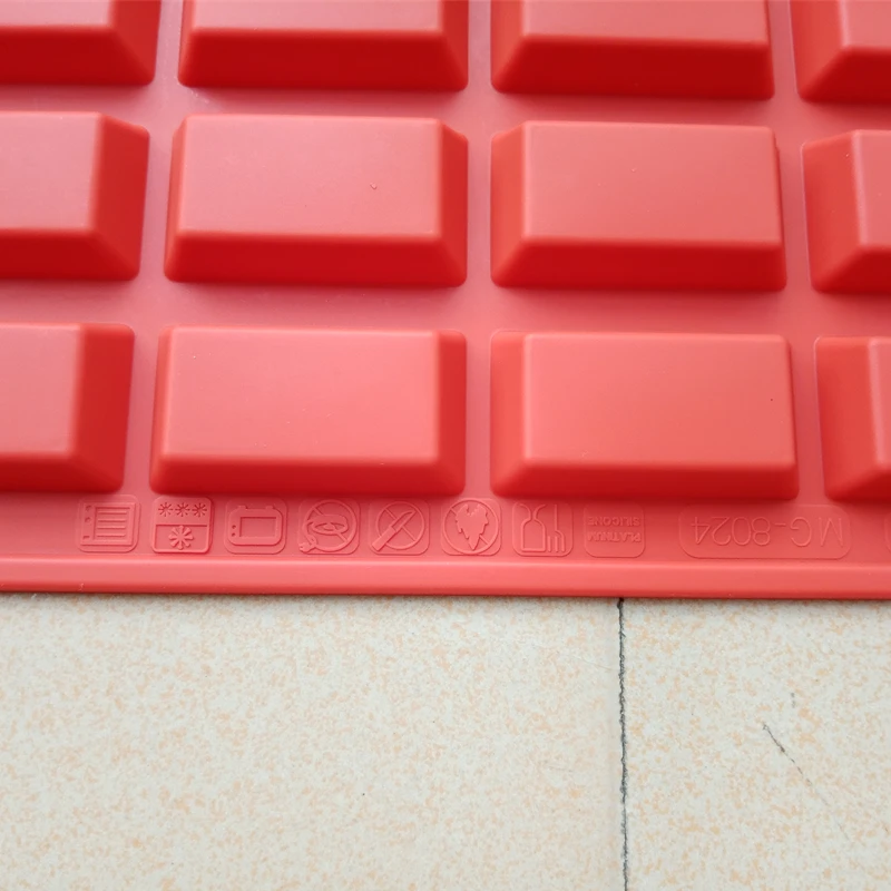 Freshware 24-Cavity Silicone Financier Mold - Red