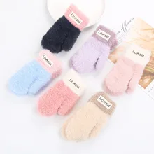 Детские перчатки для девочек и мальчиков, теплые зимние перчатки с длинными пальцами, костюм для детей 2-7 лет, теплые перчатки для детей, варежки с подвеской на шее