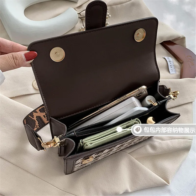 Hot Unique Bag Design Retro Woolen Square Bag & Elegant Shoulder Messenger Width 20.5cm Height 15cm Thickness 8cm