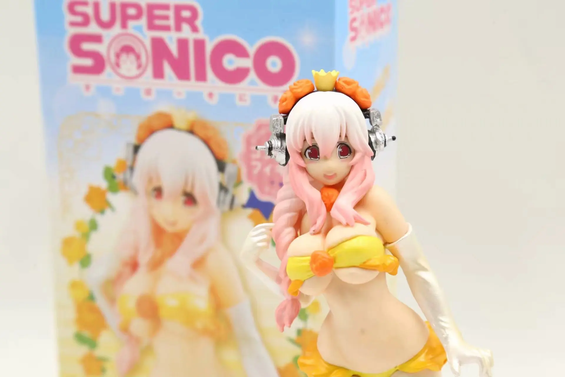 

Super Sony Sub- Swimwear Water Sony Sub- Green/Yellow Prize Figure Boxed Garage Kit Doll Decoration