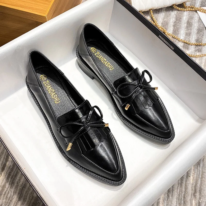 2022 Spring designer shoes British wind system with tassel flat single patent leather shoes big yards of shoes