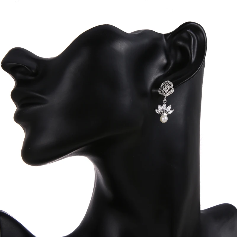 Bettyue New Arrival For Female Fashion Statement Sparking Rose-shape With Pearl Cubic Zircon Shiny Earring In Popular Party